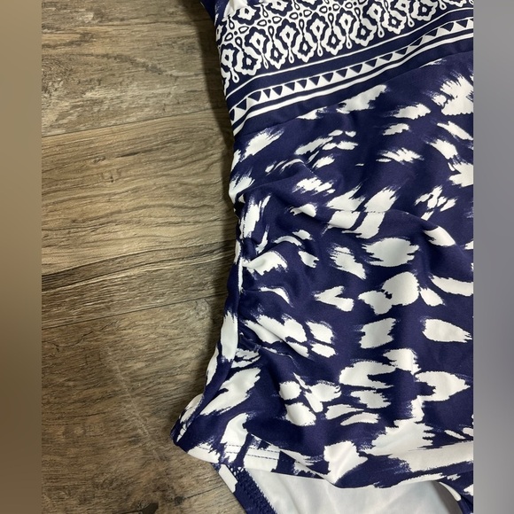 NWT La Blanca Changing Tides High-Neck Keyhole One Piece - Picture 5 of 11